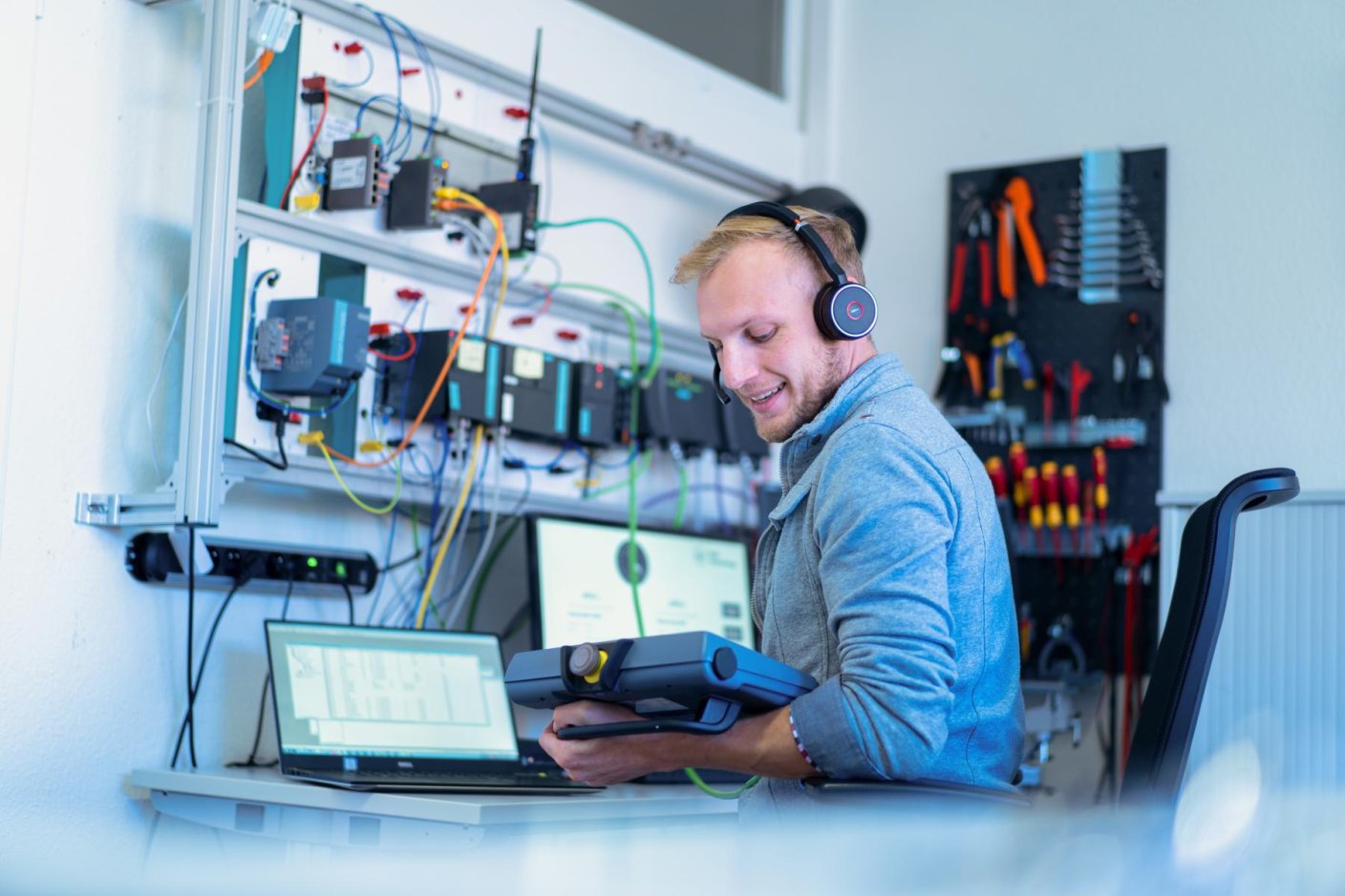 Mitarbeiter an Softwarepanels