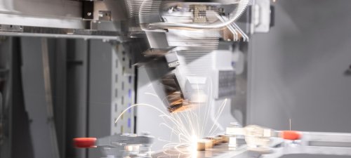 Blechonline: H&ouml;here Pr&auml;zision in einer Aufspannung