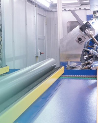 Fertigungssystem f&uuml;r Rohre mit bis zu 3 mm Wandst&auml;rke f&uuml;r KMH