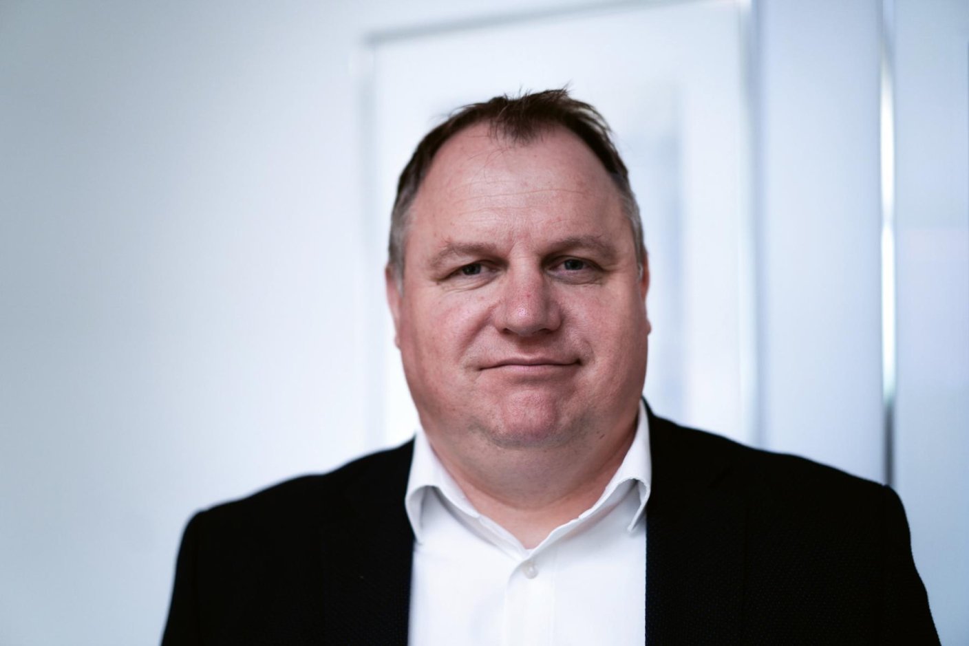 Portraitfoto Patrick Rösch